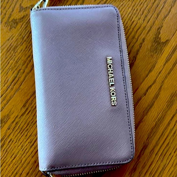 Rose Gold Michael Kors wristlet - Picture 3 of 3